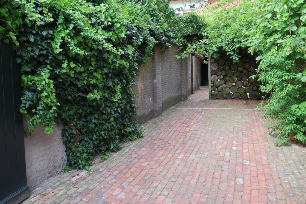 De Buitenmuur Guest House เทิร์นเฮาท์ ภายนอก รูปภาพ